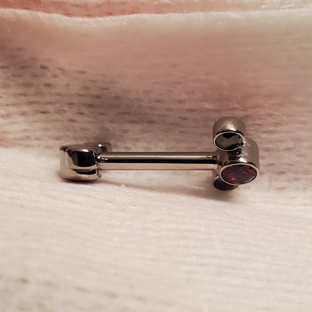 Anatometal Threadless Cluster Barbell - Picture 3 of 6